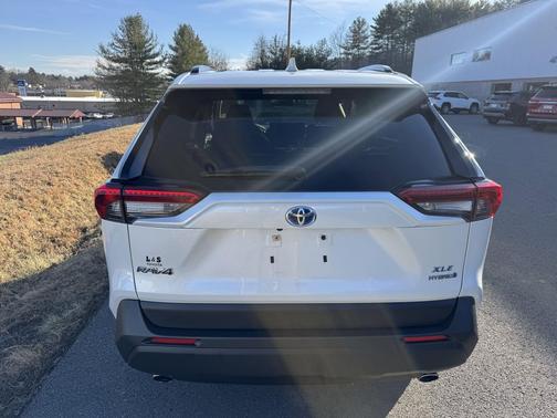 2021 Toyota RAV4 Hybrid XLE Premium