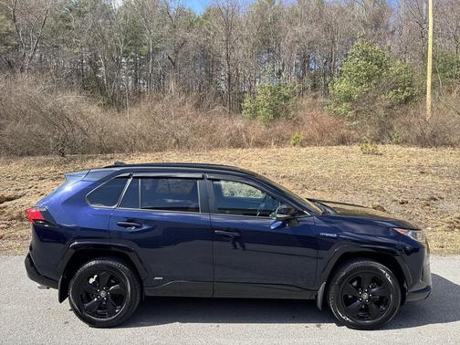 2021 Toyota RAV4 Hybrid SE