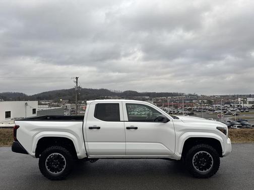 2024 Toyota Tacoma SR