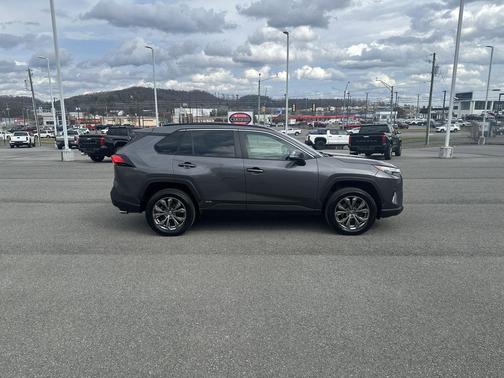 2022 Toyota RAV4 Hybrid XLE Premium