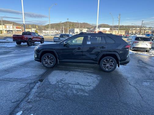 2025 Toyota RAV4 Hybrid XLE Premium