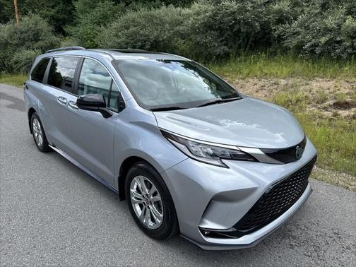 2023 Toyota Sienna XSE 7 Passenger