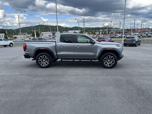 2024 GMC Canyon AT4