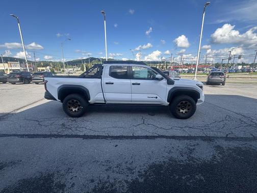 2025 Toyota Tacoma Hybrid Trailhunter Hybrid