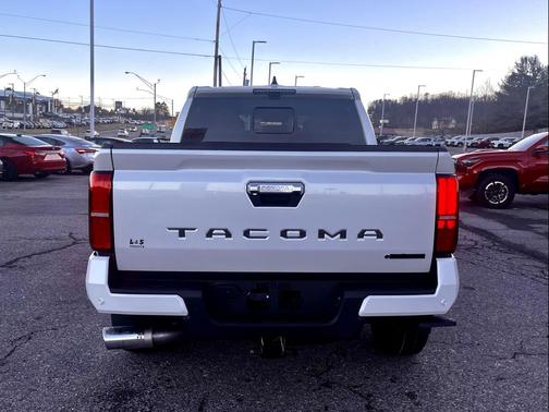 2026 Toyota Tacoma Hybrid Limited