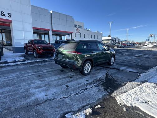 2026 Toyota Corolla Cross LE