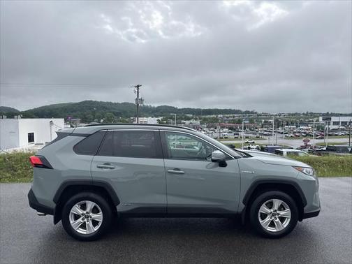 2020 Toyota RAV4 Hybrid XLE