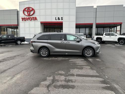 2026 Toyota Sienna XLE