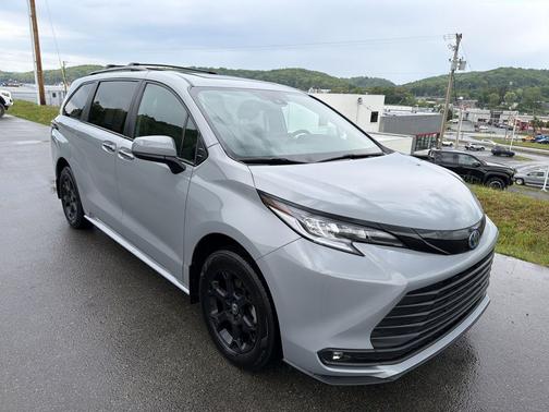 Cement 2025 Toyota Sienna Woodland Edition