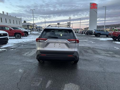 2025 Toyota RAV4 Hybrid XLE Premium