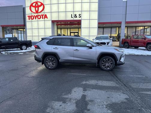 2025 Toyota RAV4 Hybrid XLE Premium
