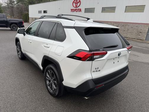 2024 Toyota RAV4 Hybrid XLE Premium
