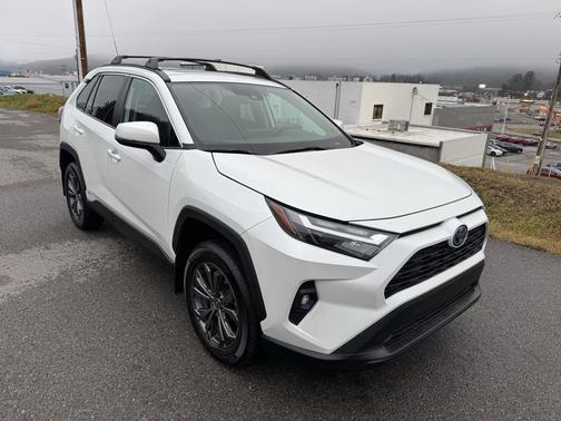 2024 Toyota RAV4 Hybrid XLE Premium