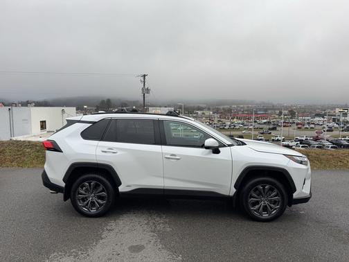 2024 Toyota RAV4 Hybrid XLE Premium