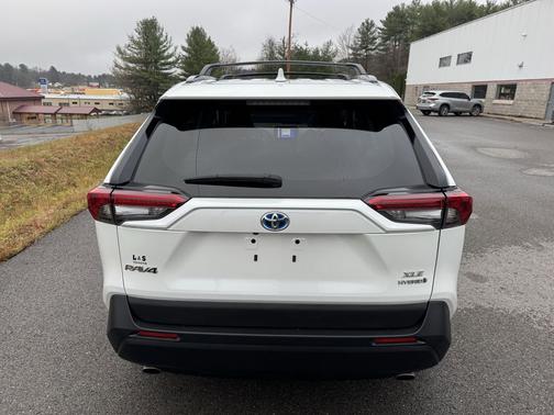 2024 Toyota RAV4 Hybrid XLE Premium