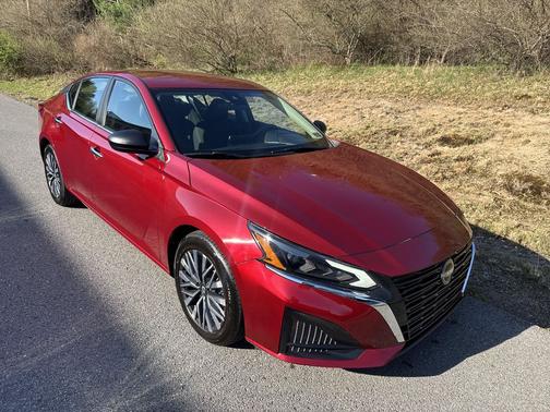 Scarlet Ember 2024 Nissan Altima 2.5 SV