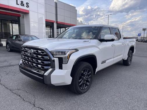 2025 Toyota Tundra Hybrid Platinum