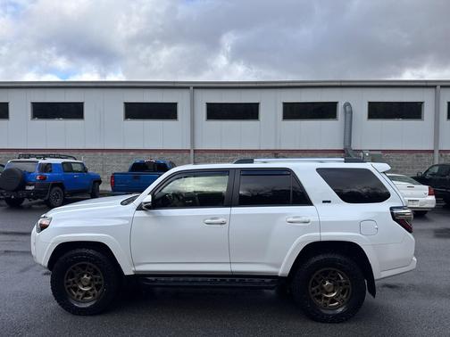 2024 Toyota 4Runner SR5 Premium