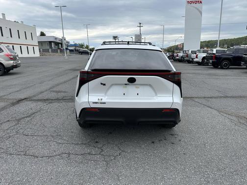 Wind Chill Pearl 2026 Toyota bZ XLE