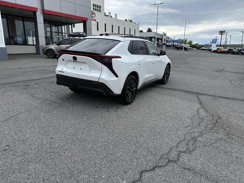 Wind Chill Pearl 2026 Toyota bZ XLE