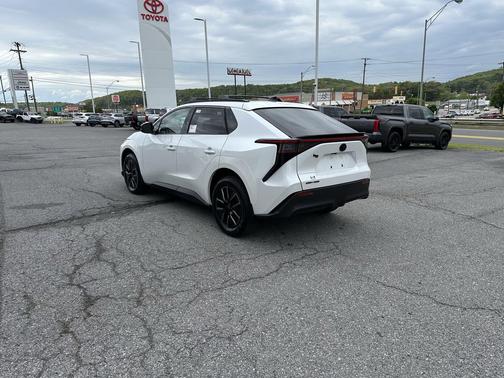 Wind Chill Pearl 2026 Toyota bZ XLE