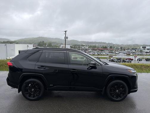 Midnight Black Metallic 2022 Toyota RAV4 Hybrid SE