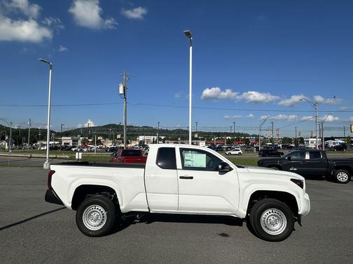 2025 Toyota Tacoma SR