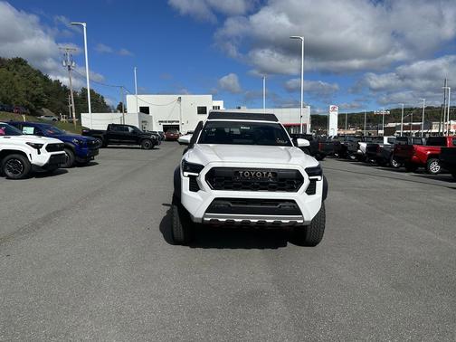 2025 Toyota Tacoma Hybrid Trailhunter Hybrid