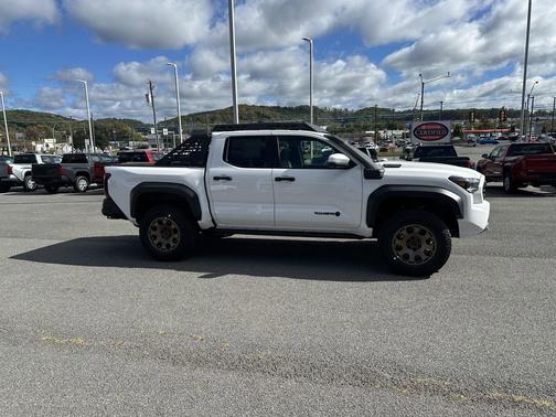2025 Toyota Tacoma Hybrid Trailhunter Hybrid