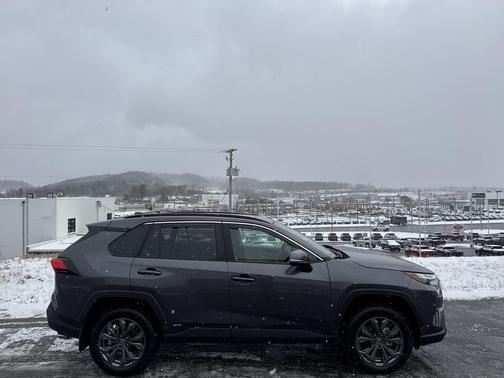 2025 Toyota RAV4 Hybrid XLE Premium