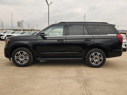 Agate Black Metallic 2025 Ford Expedition Active