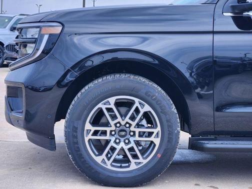 Agate Black Metallic 2025 Ford Expedition Active