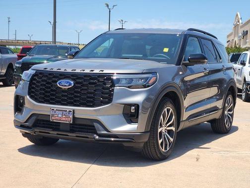 Carbonized Gray Metallic 2026 Ford Explorer ST-Line