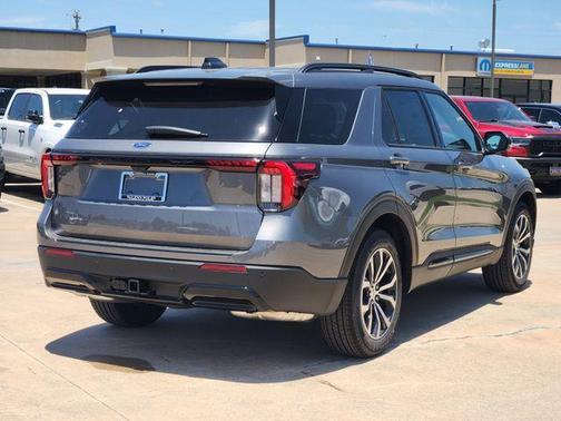 Carbonized Gray Metallic 2026 Ford Explorer ST-Line