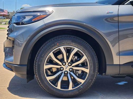 Carbonized Gray Metallic 2026 Ford Explorer ST-Line