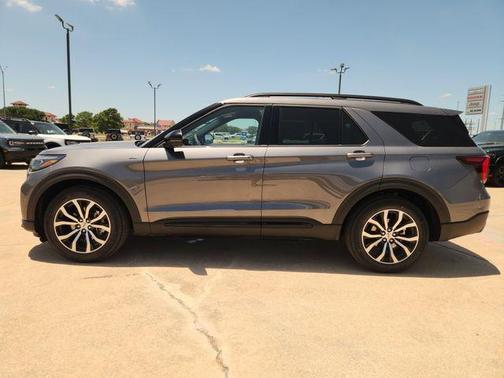 Carbonized Gray Metallic 2026 Ford Explorer ST-Line