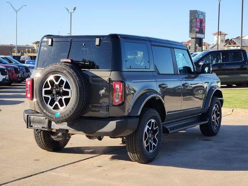 Gray 2025 Ford Bronco Outer Banks