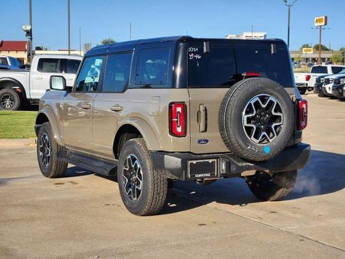 Gray 2025 Ford Bronco Outer Banks