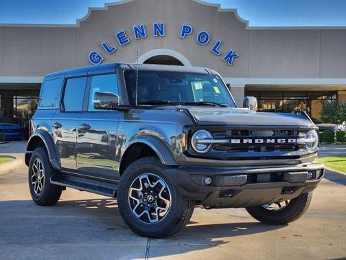 Gray 2025 Ford Bronco Outer Banks