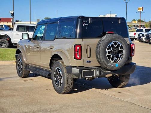 2025 Ford Bronco Outer Banks