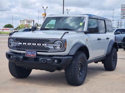 Avalanche Gray 2026 Ford Bronco Badlands