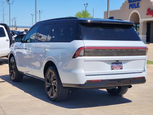 Crystal White Metallic 2025 Lincoln Navigator Black Label