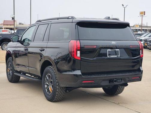 Agate Black Metallic 2026 Ford Expedition Tremor