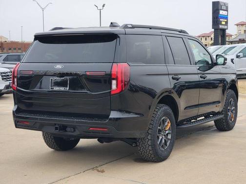 Agate Black Metallic 2026 Ford Expedition Tremor