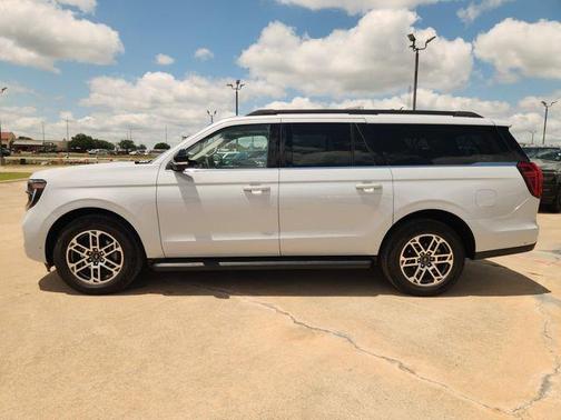 Space Silver 2025 Ford Expedition Max Active