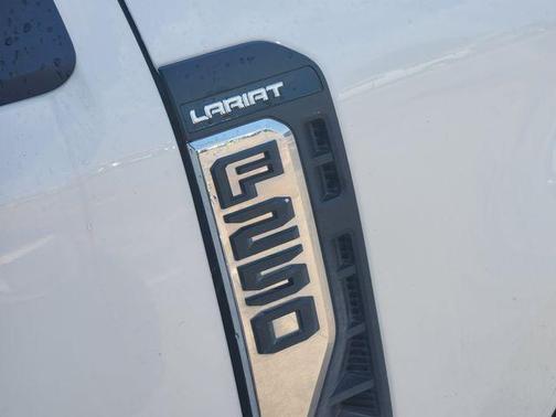 Star White 2024 Ford F-250 Lariat