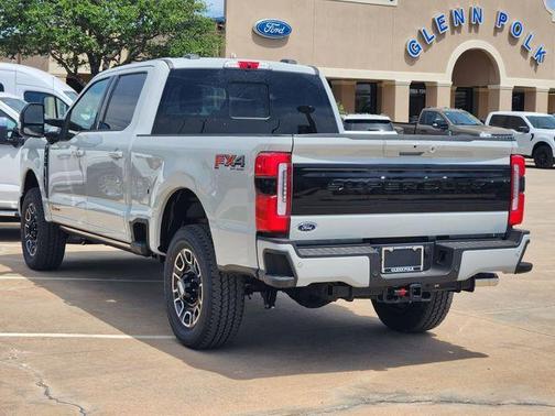 Avalanche 2026 Ford F-250 Platinum