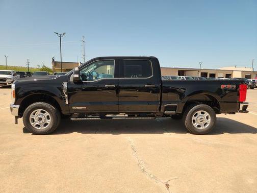 Agate Black Metallic 2026 Ford F-250 XLT
