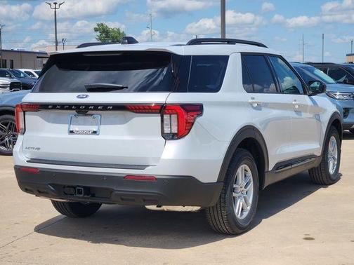 Space White Metallic 2026 Ford Explorer Active