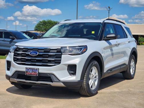 Space White Metallic 2026 Ford Explorer Active